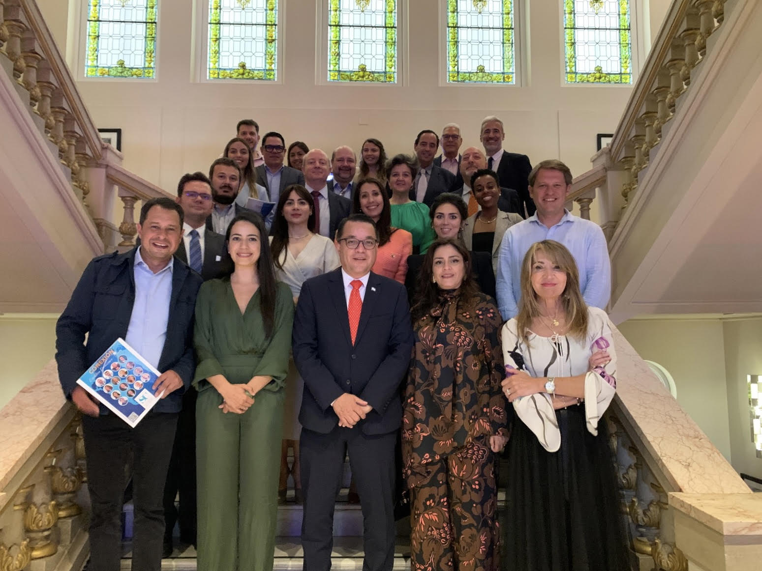 Almuerzo diplomático con el excelentísimo Marlon Brevé, embajador de Honduras ante el reino de España.